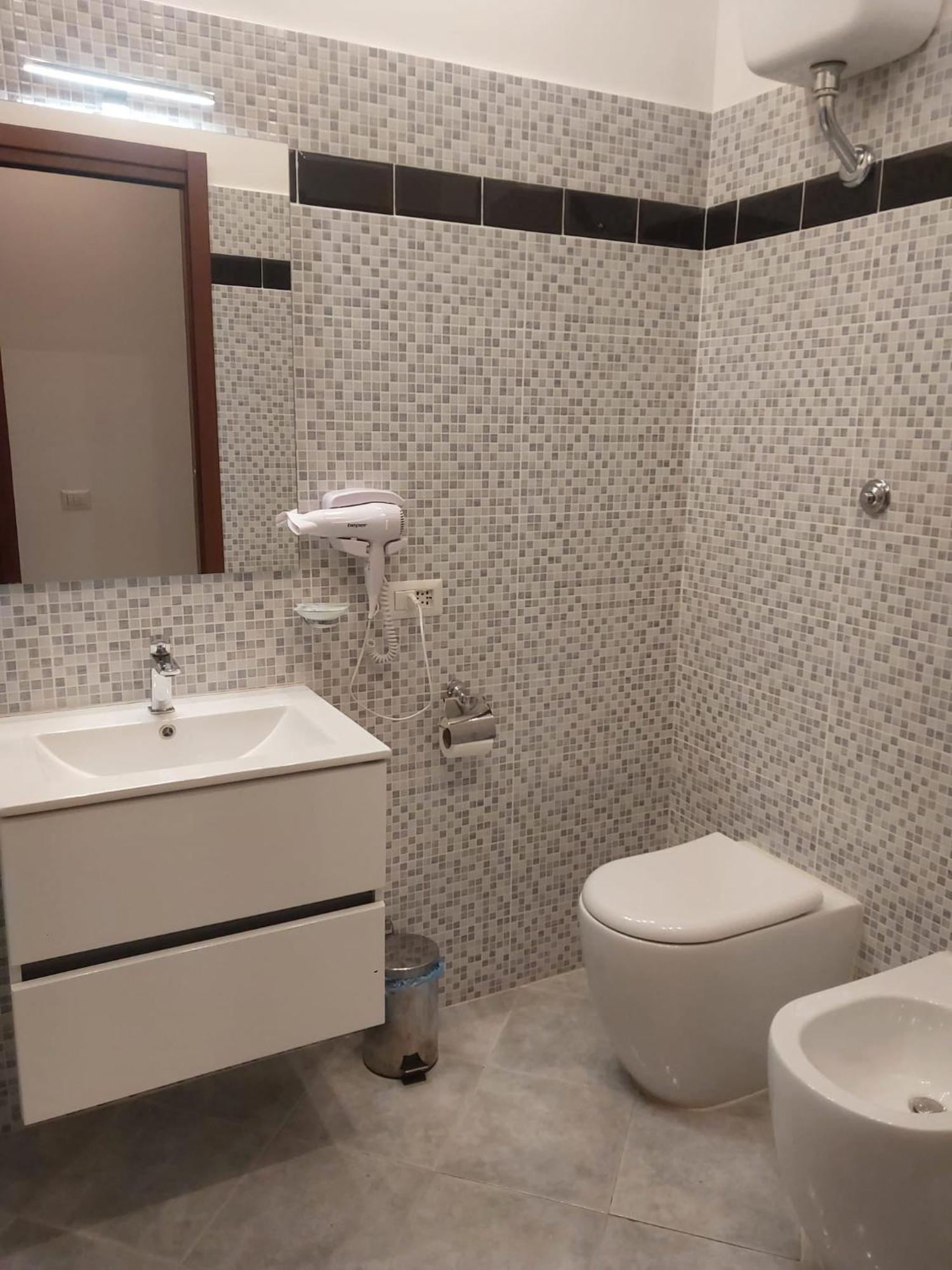 Modular King Suite - Intera Suite Vicino Aeroporto E Fiera Di Roma Fiumicino Exteriör bild
